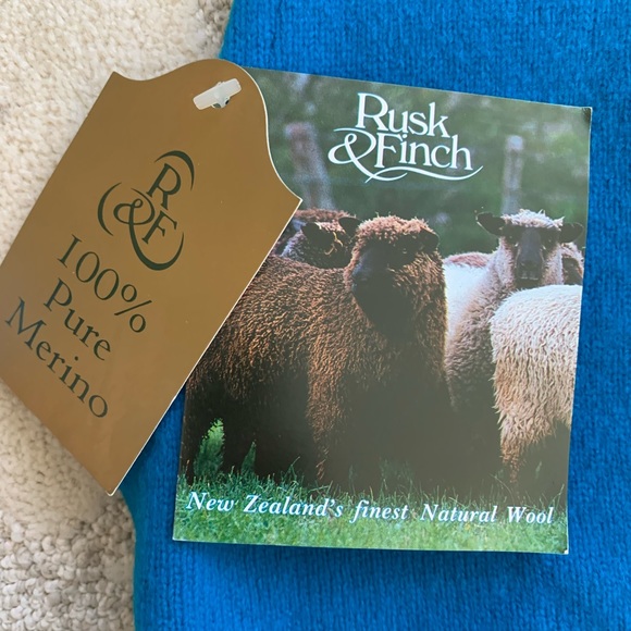 Rusk and Finch New Zealand Wool Sweater Vest with Zipper - Picture 2 of 6